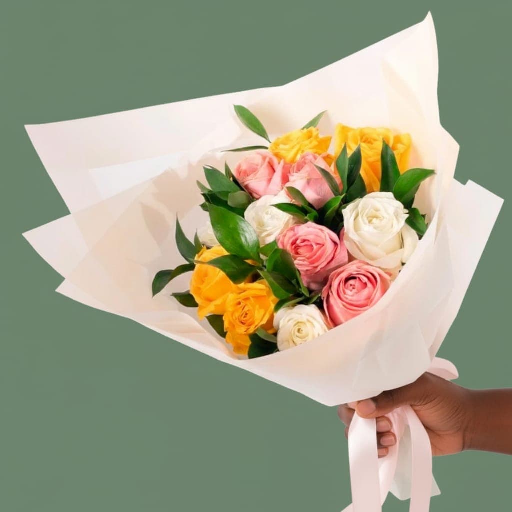 Ramo De 12 Rosas Coloridas